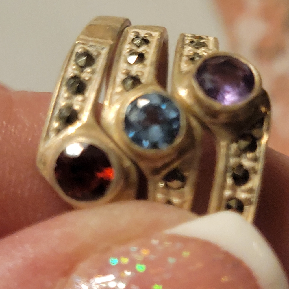 Elegant Sterling Silver Multi-Stone Ring - Picture 3 of 3